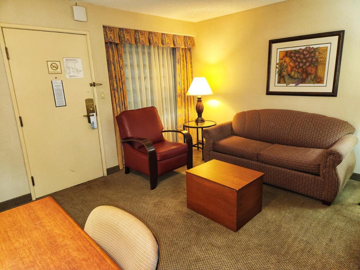 La Quinta By Wyndham Appleton College Avenue Ξενοδοχείο Εξωτερικό φωτογραφία