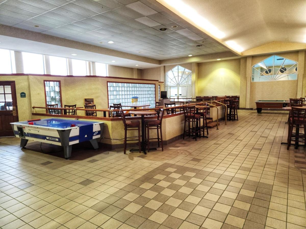 La Quinta By Wyndham Appleton College Avenue Ξενοδοχείο Εξωτερικό φωτογραφία