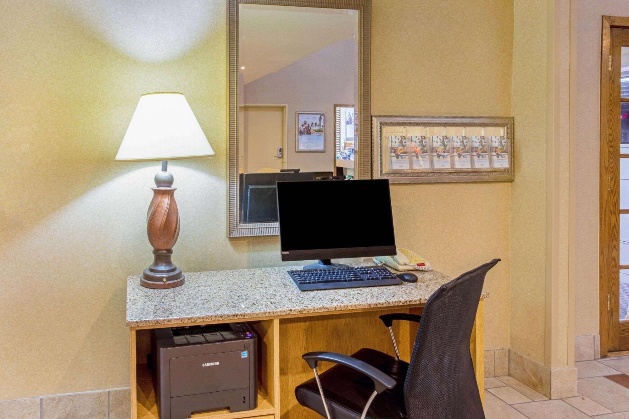 La Quinta By Wyndham Appleton College Avenue Ξενοδοχείο Εξωτερικό φωτογραφία